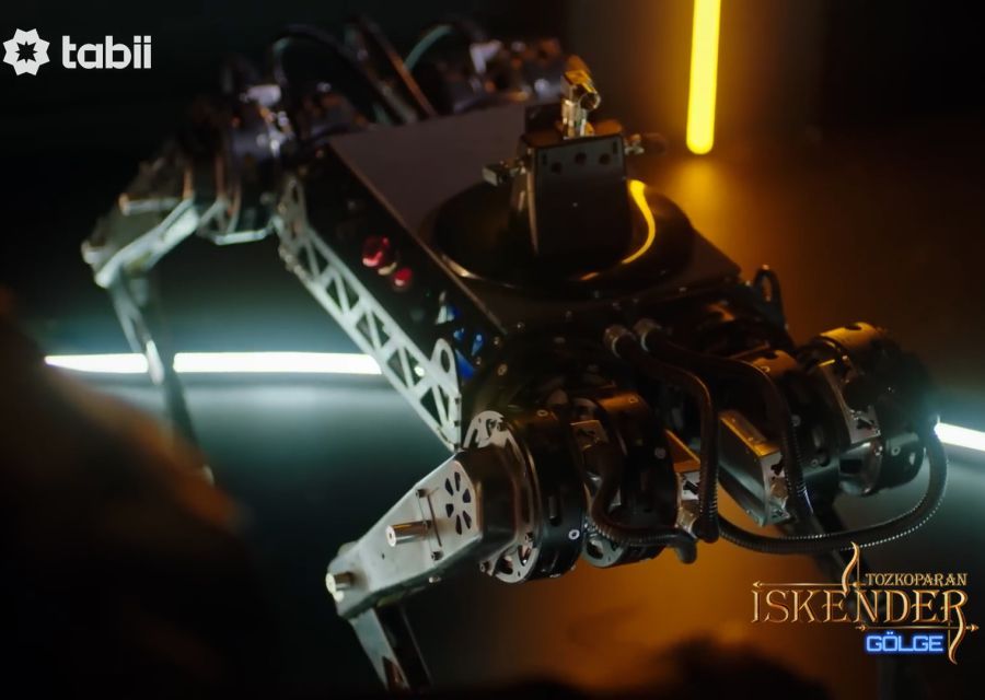 Arat starred in the series “Tozkoparan İskender: Gölge” broadcast on the TRT TABİİ Platform.