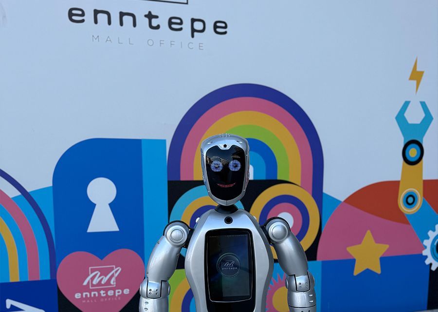 Ada-7, the most social member of the robot world, is at Enntepe Shopping Mall!